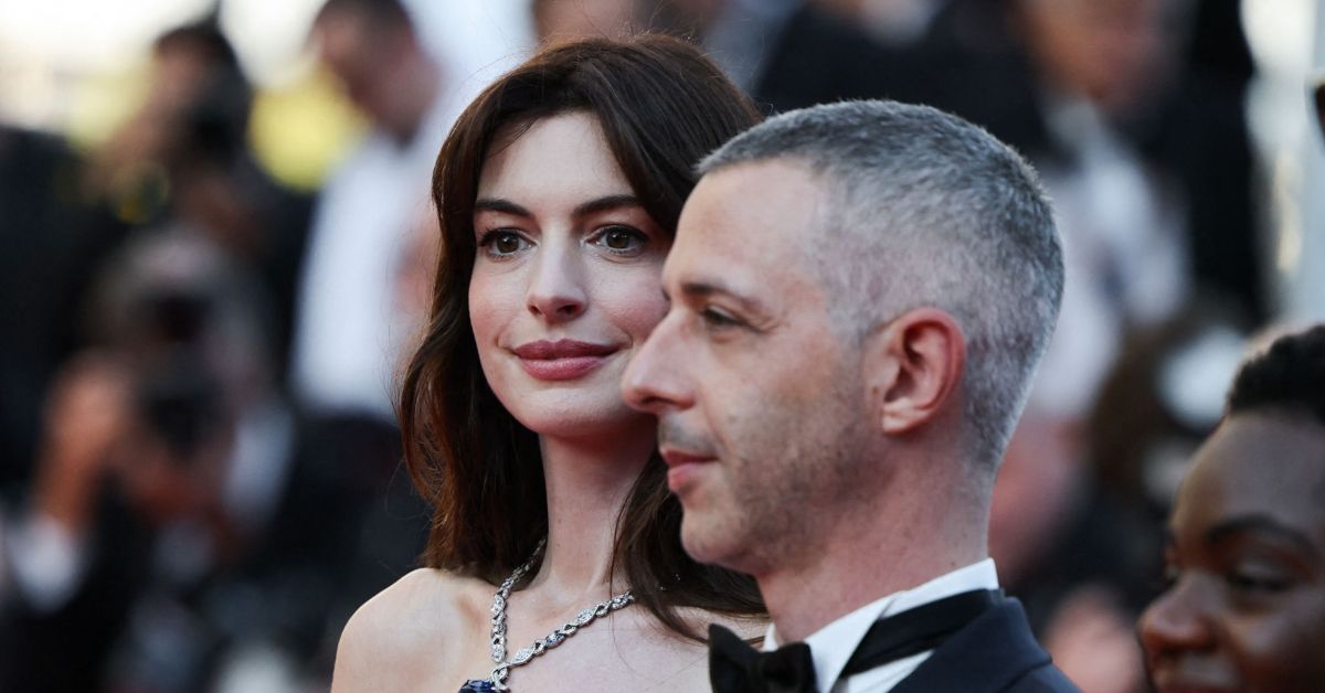 O que Anne Hathaway realmente pensou sobre o método de Jeremy Strong agindo no tempo do Armagedom