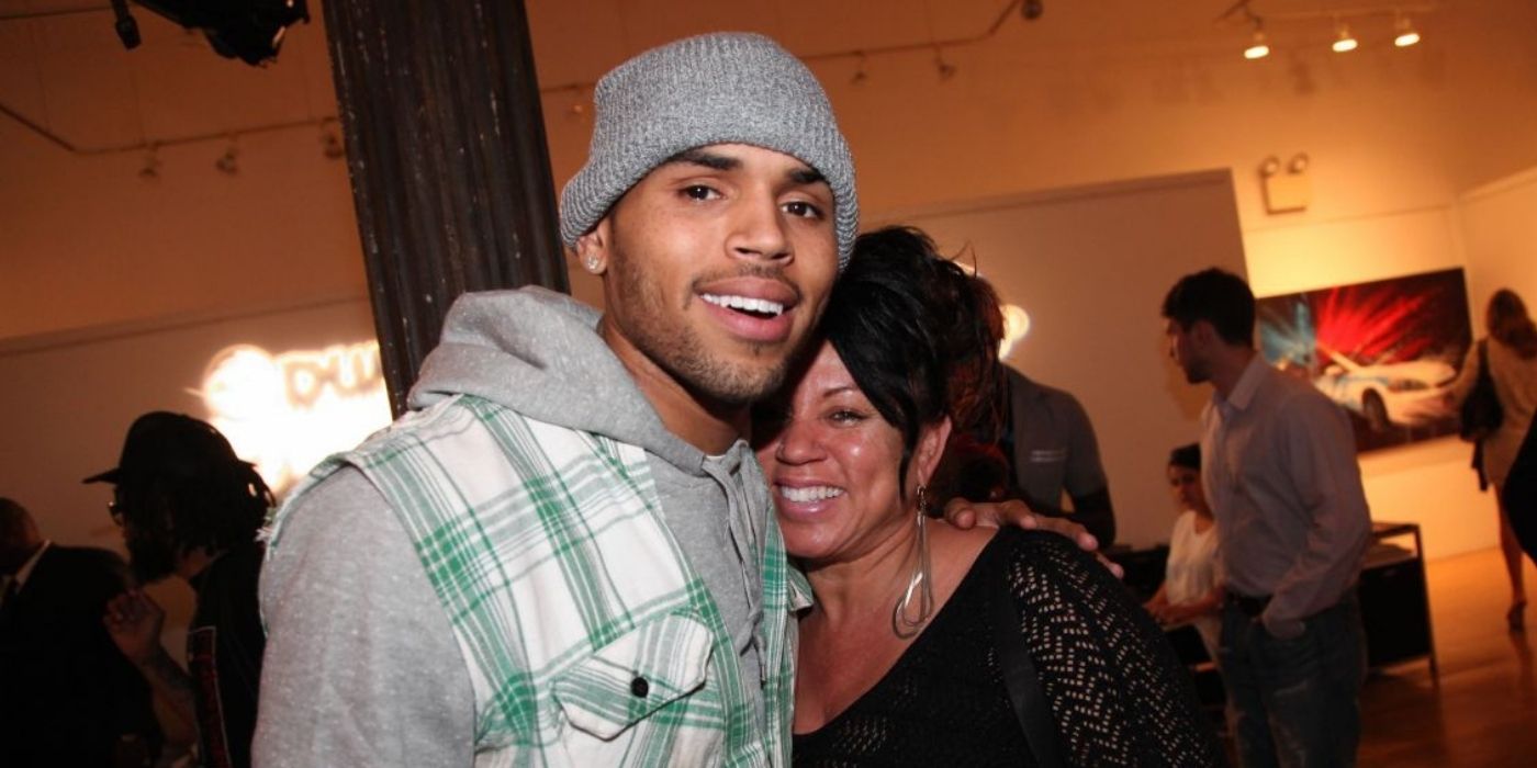 O que a mãe de Chris Brown disse sobre Rihanna