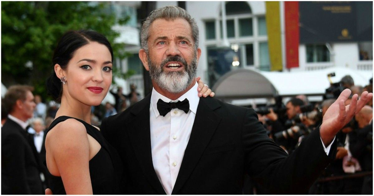 Quem é a namorada de 29 anos de Mel Gibson e sua mamãe bebê?