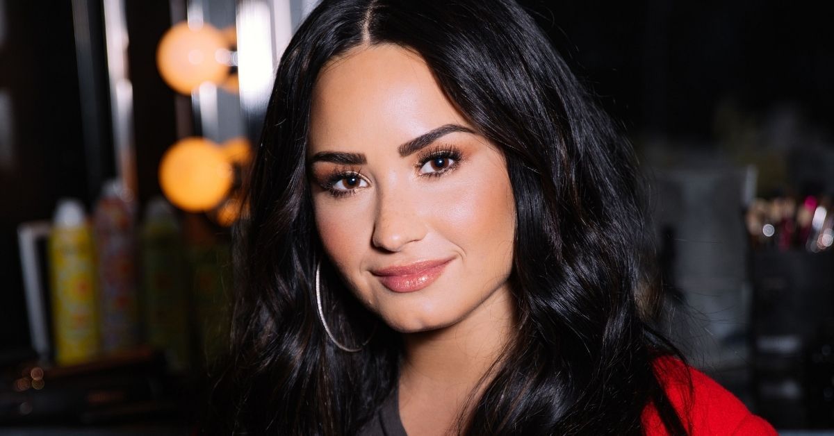 Demi Lovato compartilha uma memória de seus dias de recuperação, inspirando os fãs a acreditarem que valem a pena