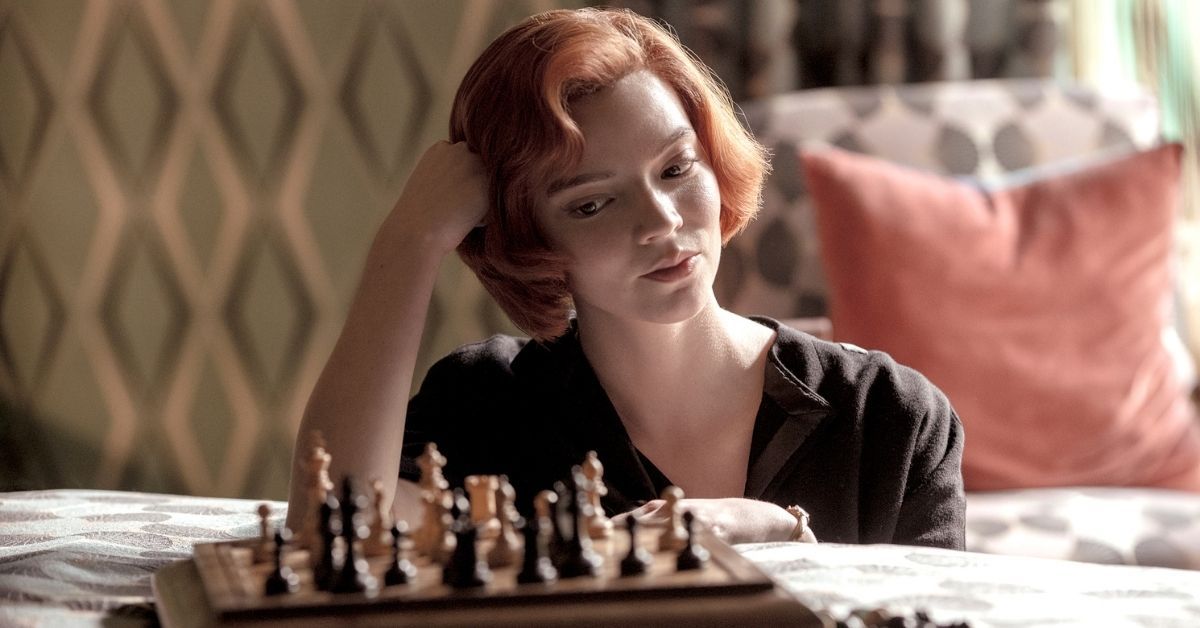Anya Taylor-Joy ensinou a si mesma a jogar xadrez pelo gambito da rainha, mas ela era realmente boa?