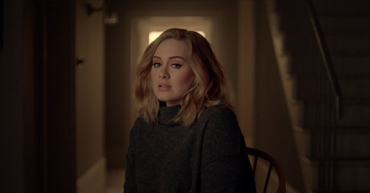 ’21’ de Adele se torna o primeiro disco feminino a passar uma década inteira na Billboard 200