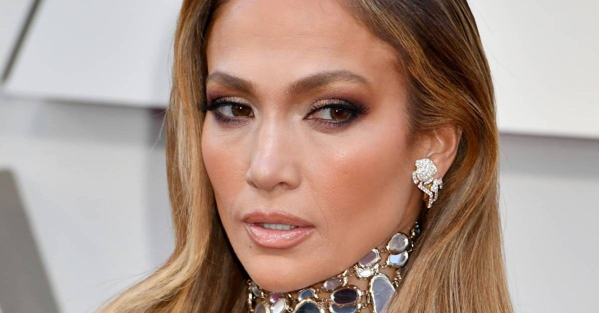 Os fãs reagem ao novo corte de cabelo de Pixie de Jennifer Lopez na capa do Allure