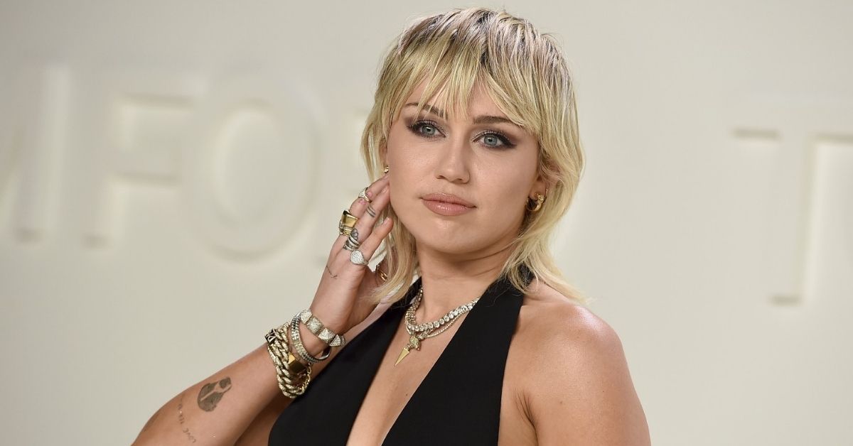 Miley Cyrus compartilha adorável revelação sobre sua infância