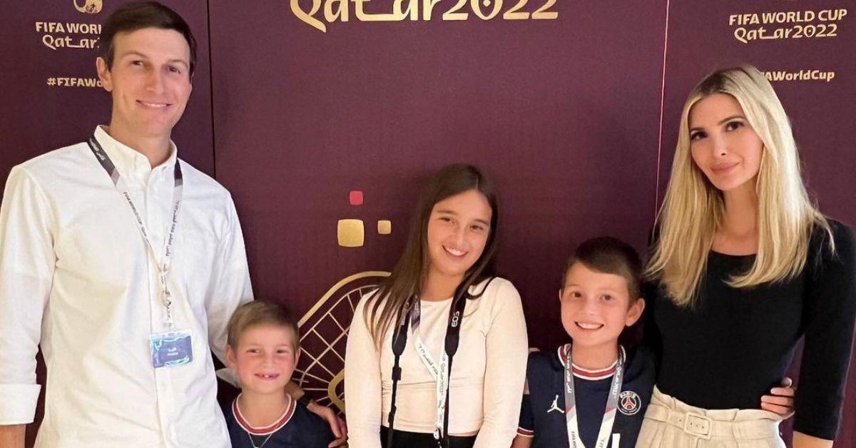 Ivanka Trump e Jared Kushner posam com os filhos