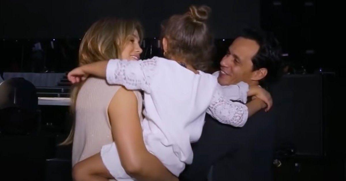 Jennifer Lopez e Marc Anthony nos bastidores com a filha em Porto Rico