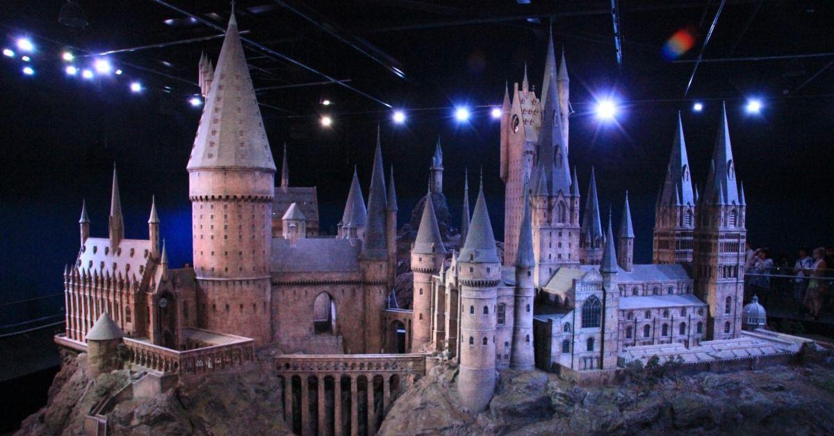 JK Rowling revela verdadeira inspiração de Hogwarts em Edimburgo 🏰✨