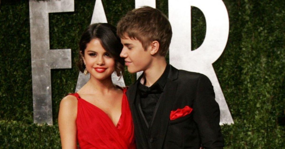 Selena Gomez confunde fãs após dizer que está solteira desde Justin Bieber