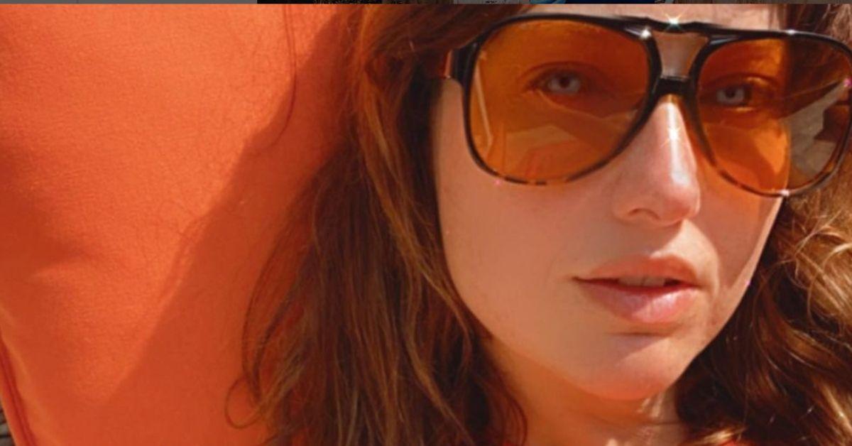 Uma selfie de Christina Perez com óculos de sol
