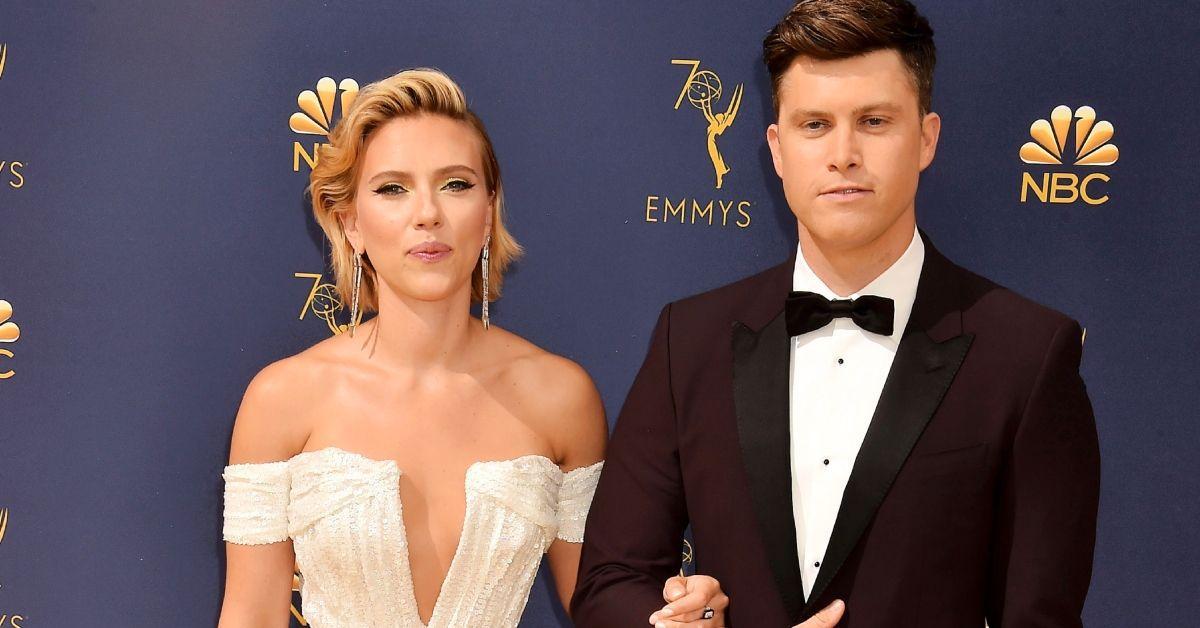 Scarlett Johansson e Colin Jost no Emmy Awards