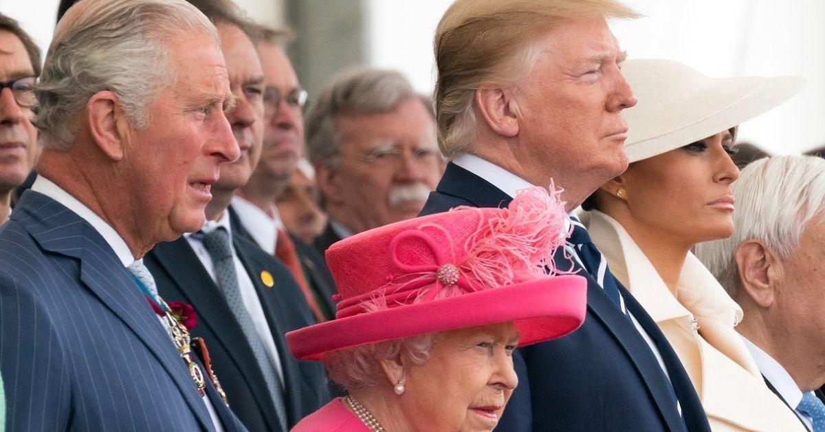 Donald Trump, Rainha Elizabeth, Melania Trump e Rei Charles durante uma visita de estado