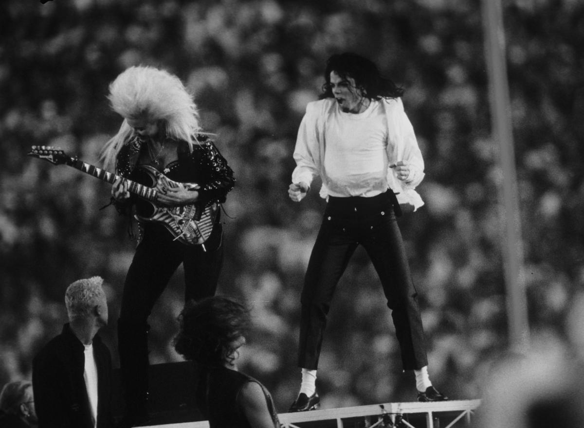 Michael Jackson apresentando.jpeg