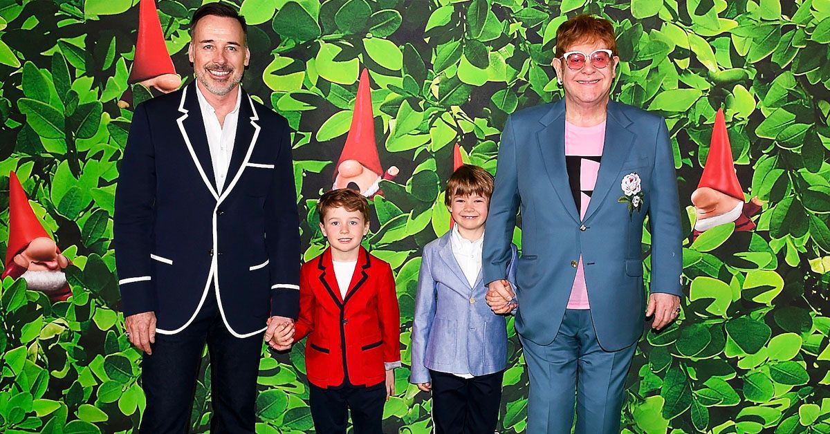 Veja como Elton John e seu marido, David Furnish estão criando seus filhos