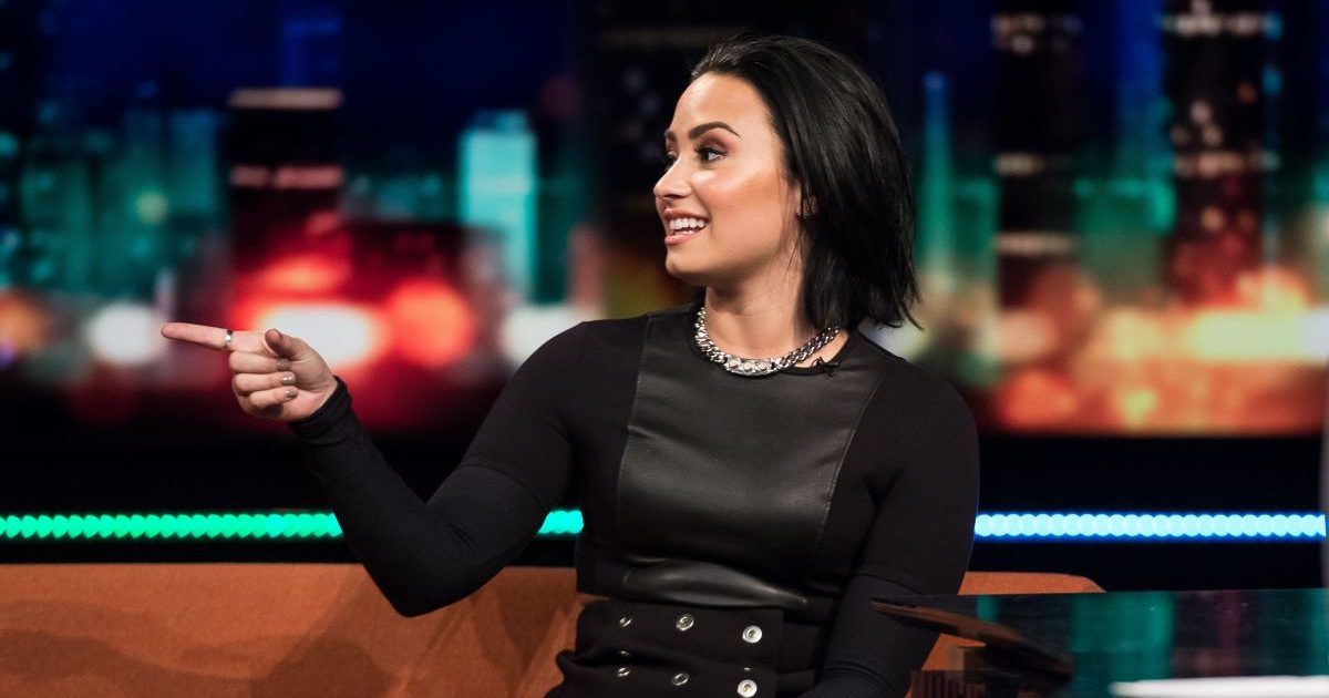 Demi Lovato é sincera em seu próprio programa de entrevistas