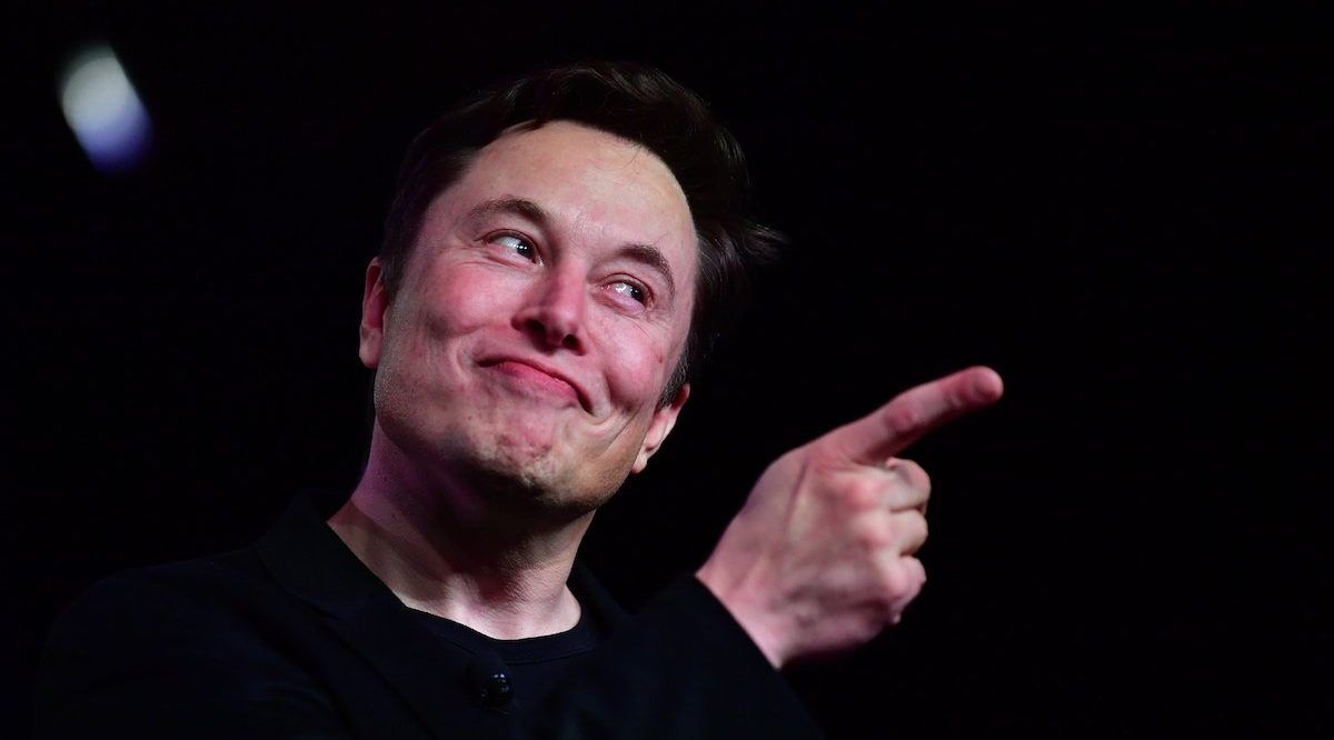 Elon Musk acabou de ser queimado por Lilly Wachowski, criadora de 'The Matrix'