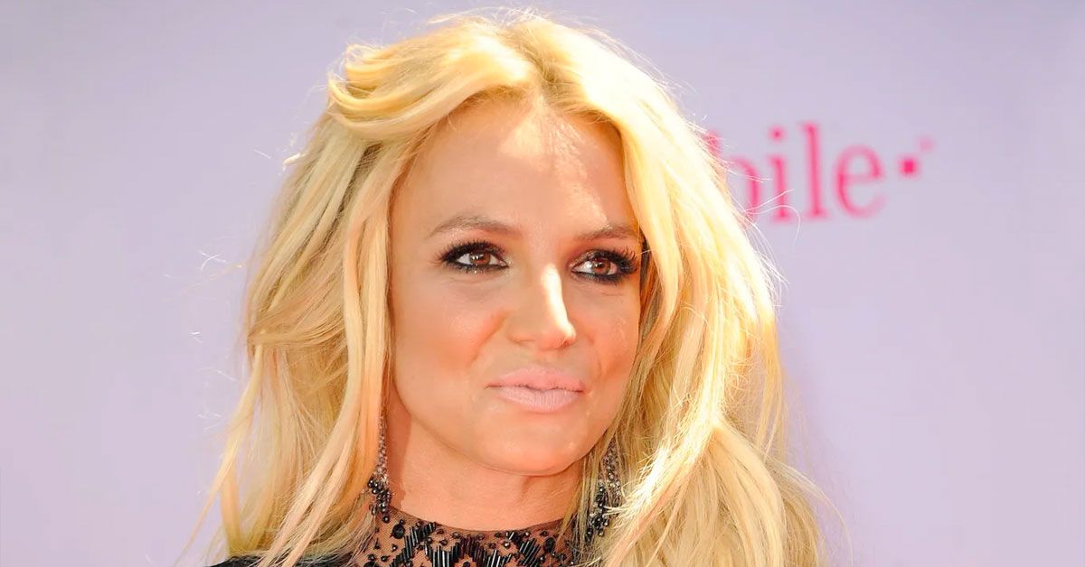 Britney Spears posta um vídeo respondendo a perguntas dos fãs, mas evita todas as preocupações de segurança