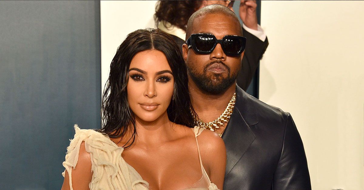 Kim Kardashian permanece em silêncio sobre o endosso de Kanye, mesmo quando Kourtney dá o salto