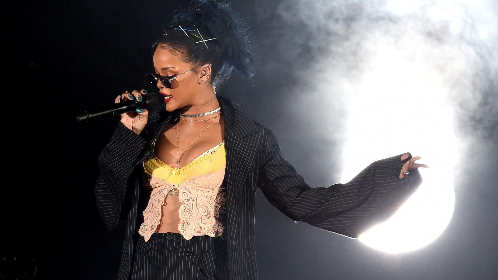 Quando Rihanna vai lançar novas músicas e ela vai sair em turnê?