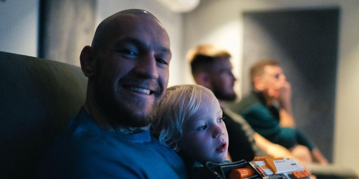 Conor McGregor compartilha um momento de pai orgulhoso no Instagram