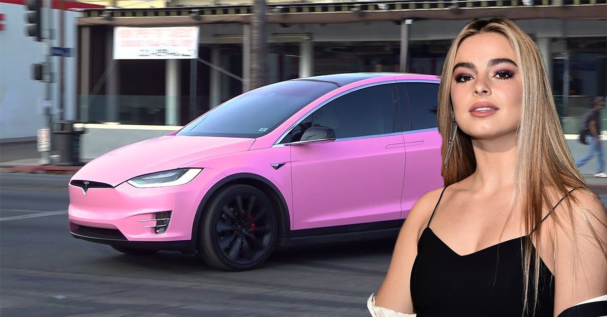 Celebridades se reúnem para elogiar Addison Rae's Pink Tesla Teaser