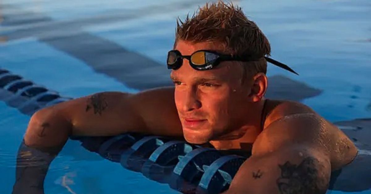 Michael Phelps e outros atletas reagem à jornada de Cody Simpson rumo à natação olímpica