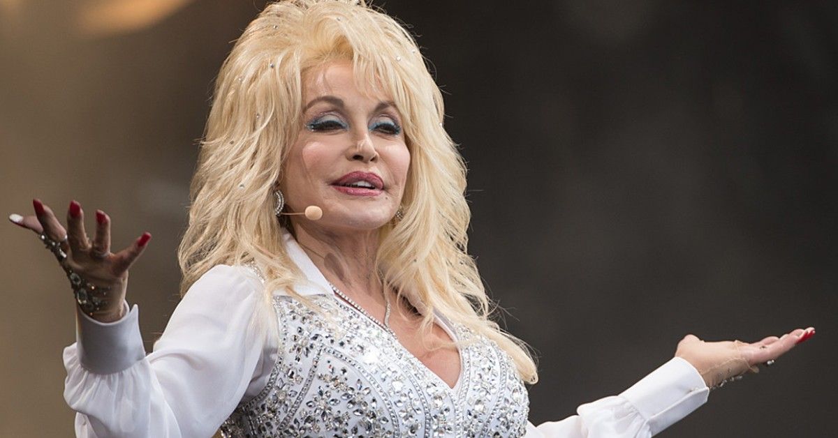 Dolly Parton realmente rejeitou sua indicação para o Rock and Roll Hall Of Fame