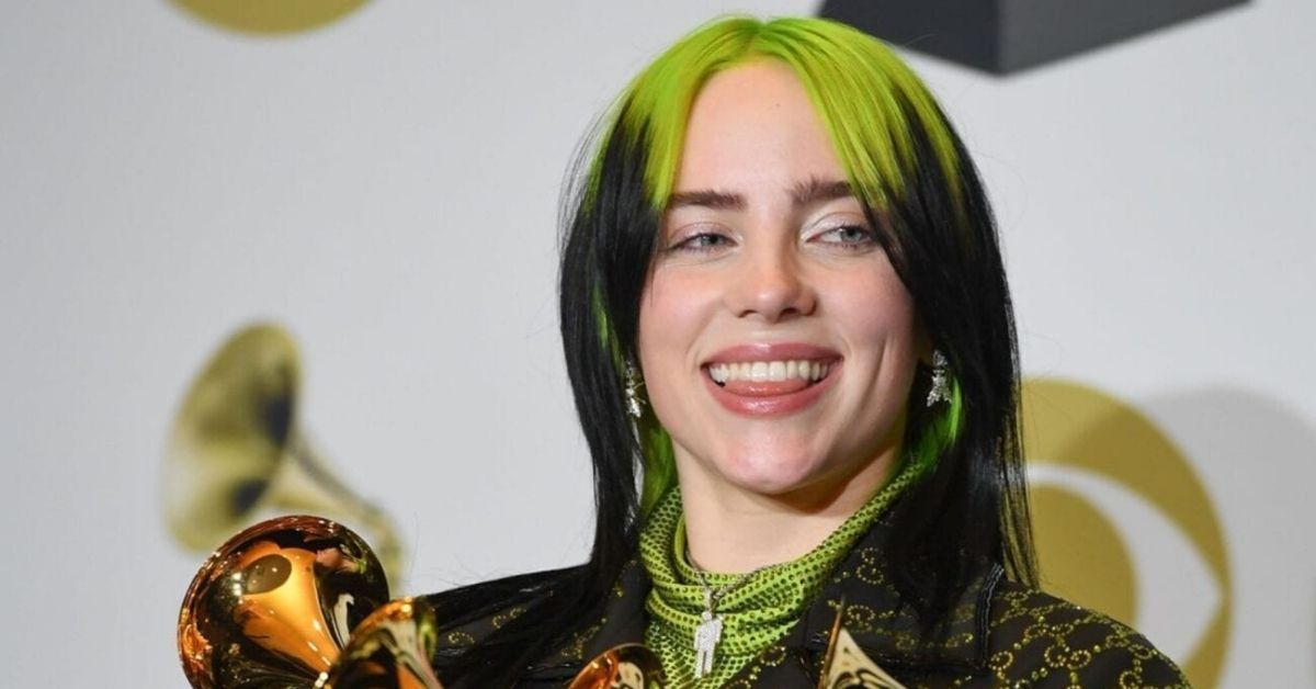 Fãs descrentes quando Billie Eilish revela que seu cabelo verde neon é uma peruca