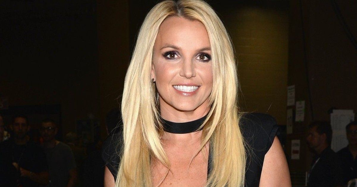 Britney Spears agora está enviando vibrações de vampiro