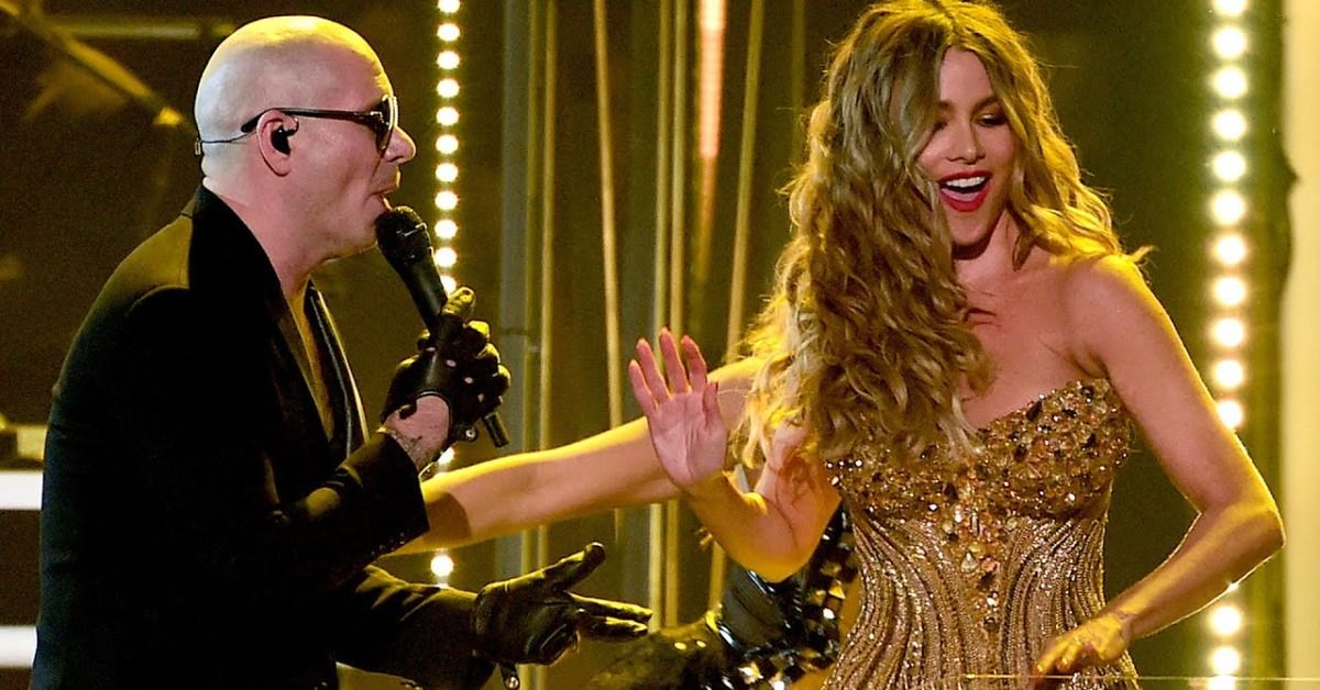 Sofia Vergara compartilha foto brilhante da TB no Grammy de 2016 com Pitbull