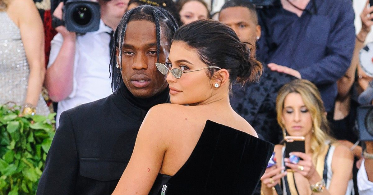 Tudo o que sabemos sobre o relacionamento atual de Kylie Jenner e Travis Scott