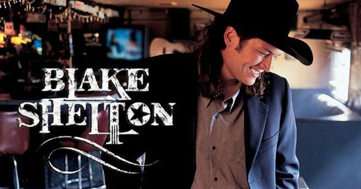 Os fãs não param de falar sobre como Blake Shelton fica melhor com a idade à medida que se passam 20 anos dele como artista