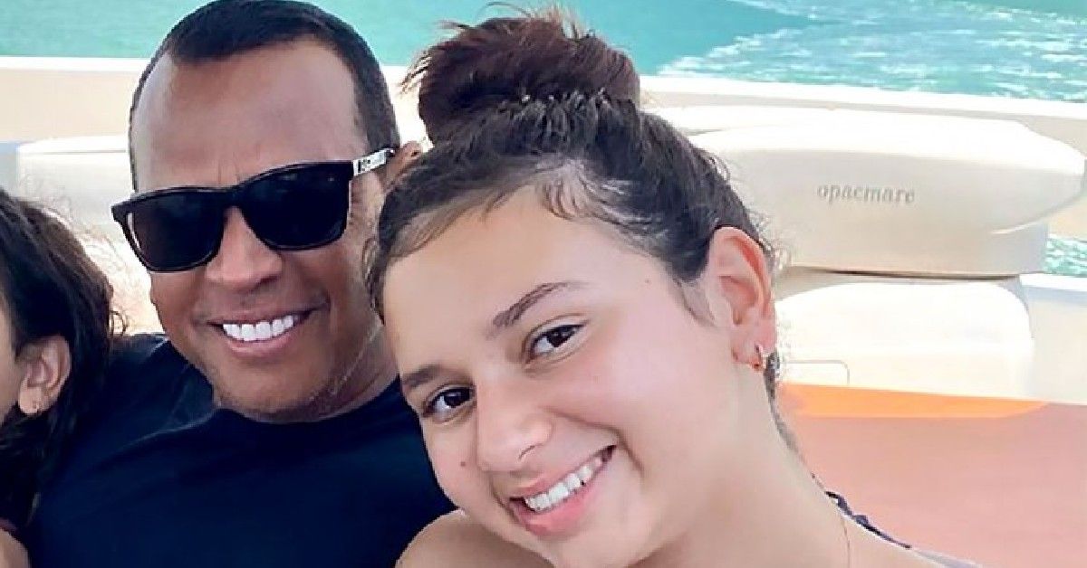 O que sabemos sobre o relacionamento de A-Rod com sua filha Natasha Rodriguez