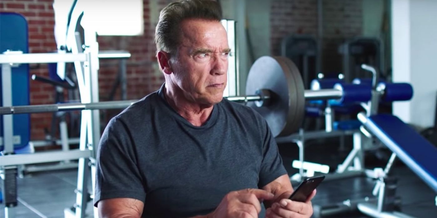 Os fãs acham que Arnold Schwarzenegger acertou Mildred Baena dessa maneira