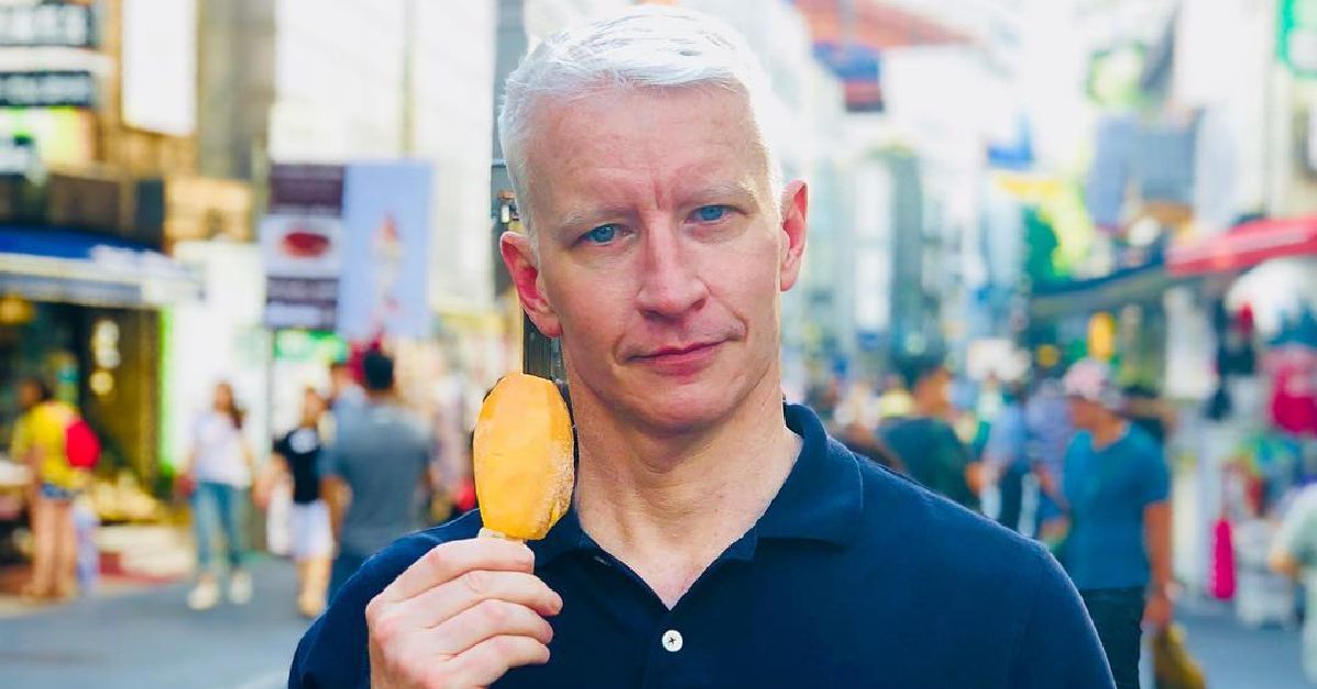 A razão pela qual Anderson Cooper começou a beber café em 2020