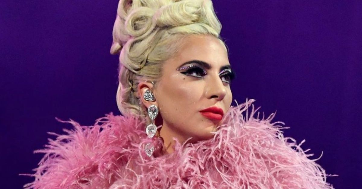Eis por que Lady Gaga passou três dias em um ovo de plástico