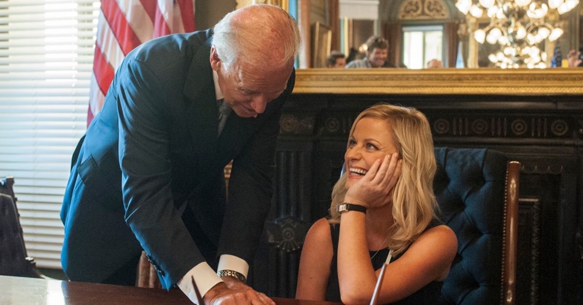 O que o presidente Joe Biden realmente pensou sobre trabalhar com Amy Poehler em Parks and Rec