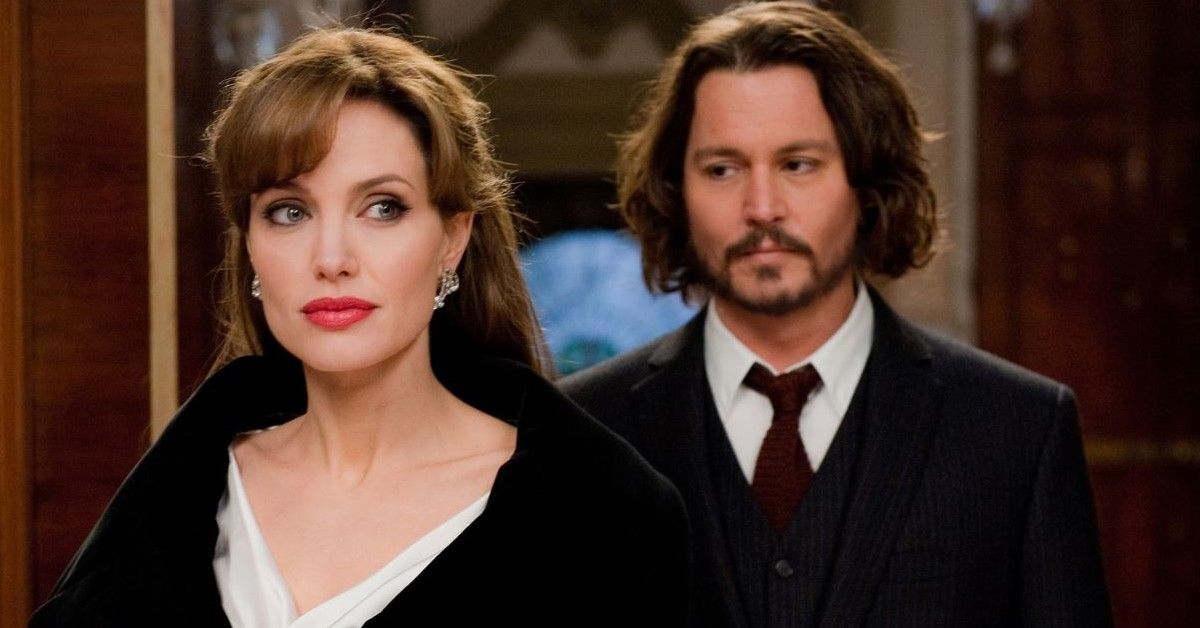 Angelina Jolie uma vez admitiu ter uma grande paixão por Johnny Depp