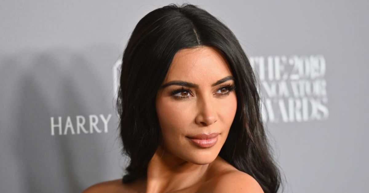 Aqui está o que Kim Kardashian faz para ficar em forma de alto nível e parecer sem idade aos 41