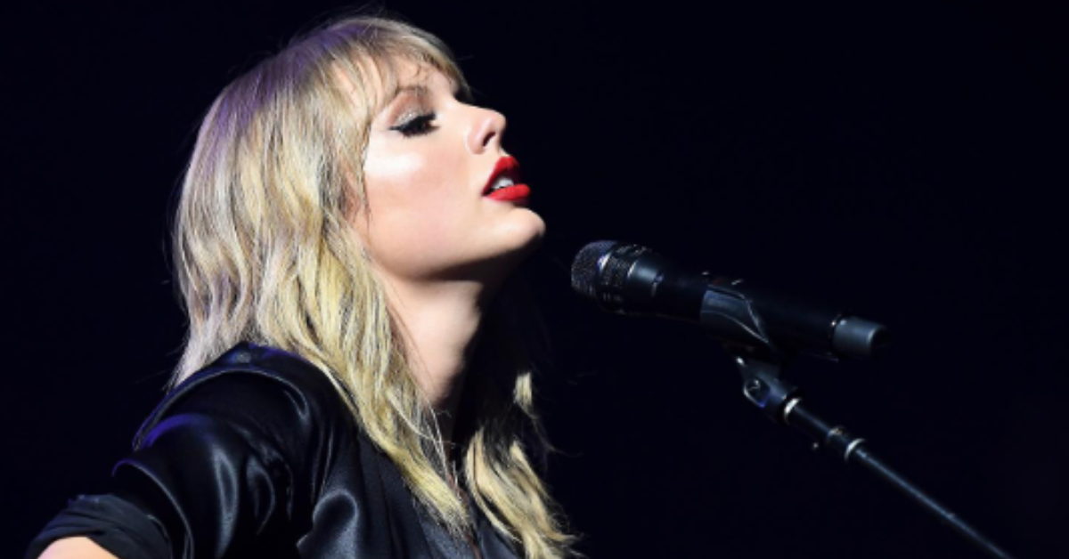 Em homenagem ao seu novo álbum Midnights, aqui estão alguns dos maiores sucessos de Taylor Swift