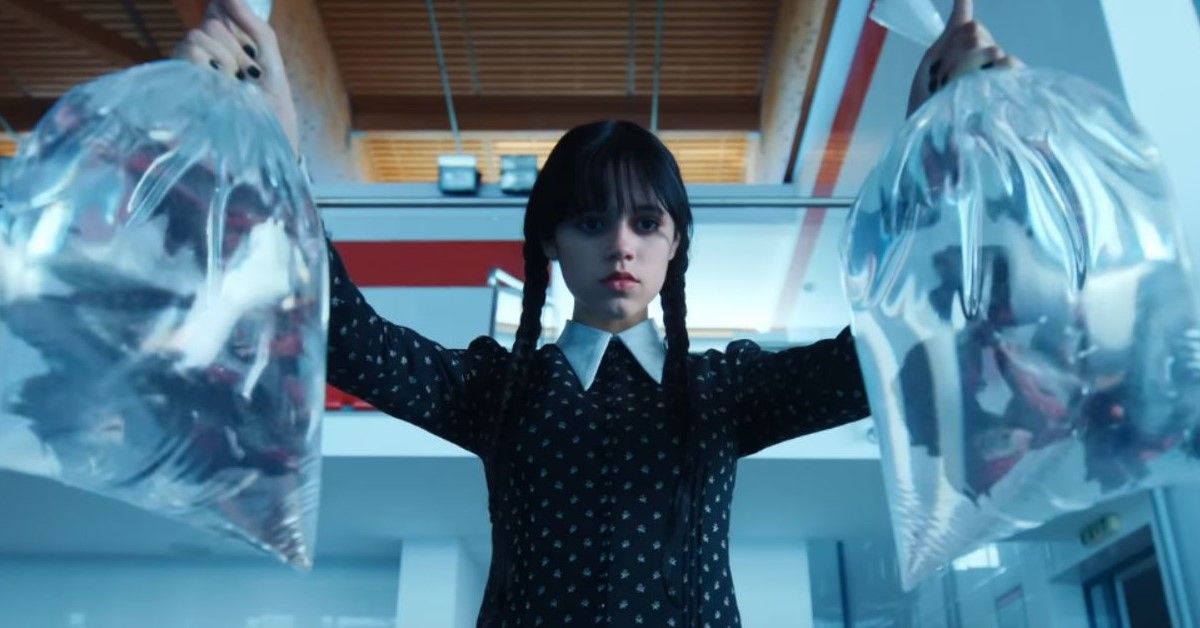 Quarta-feira da Netflix 'não está tentando ser' uma reinicialização da família Addams