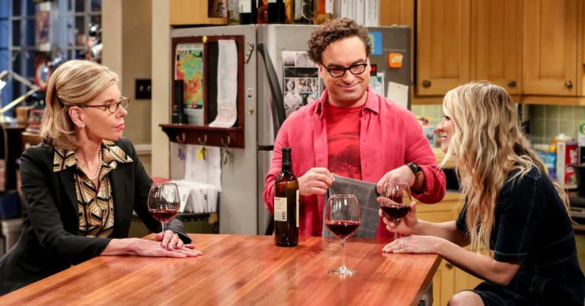 O que a equipe de produção de The Big Bang Theory usou como vinho falso durante as cenas de bebida?