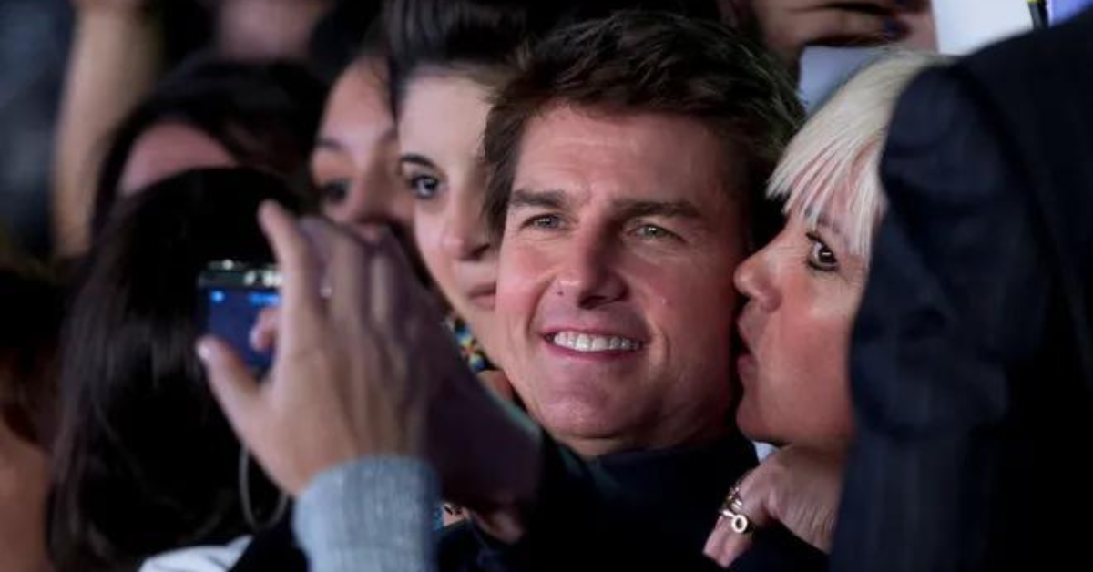 De fãs a outras celebridades, Tom Cruise não esnoba pedidos de selfie