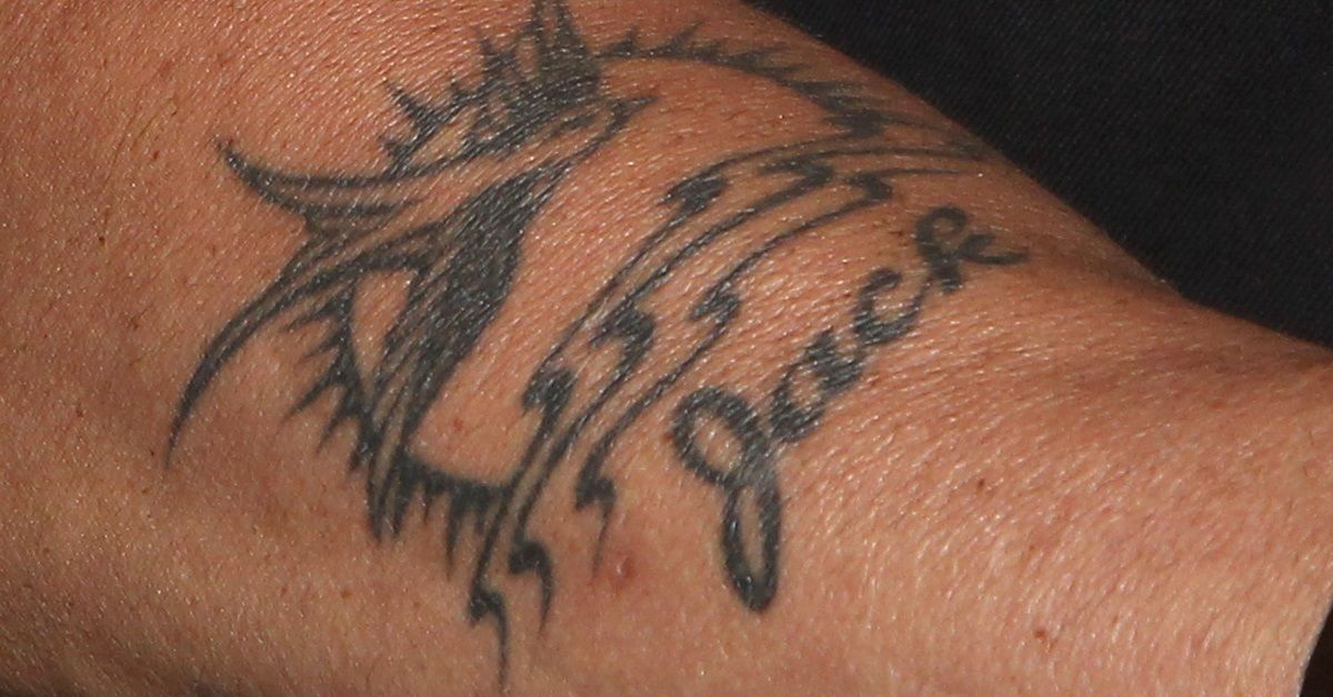 A melhor tatuagem de Johnny Depp foi inspirada por uma das pessoas mais importantes de sua vida