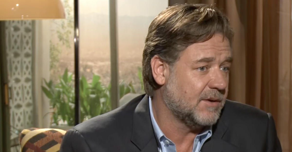 Russell Crowe estalou e saiu de sua entrevista na BBC quando o apresentador questionou seu sotaque inglês em Robin Hood