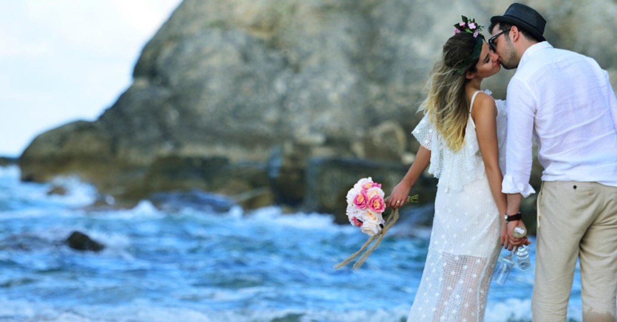 15 vestidos simples de casamento na praia por menos de US$ 100,00