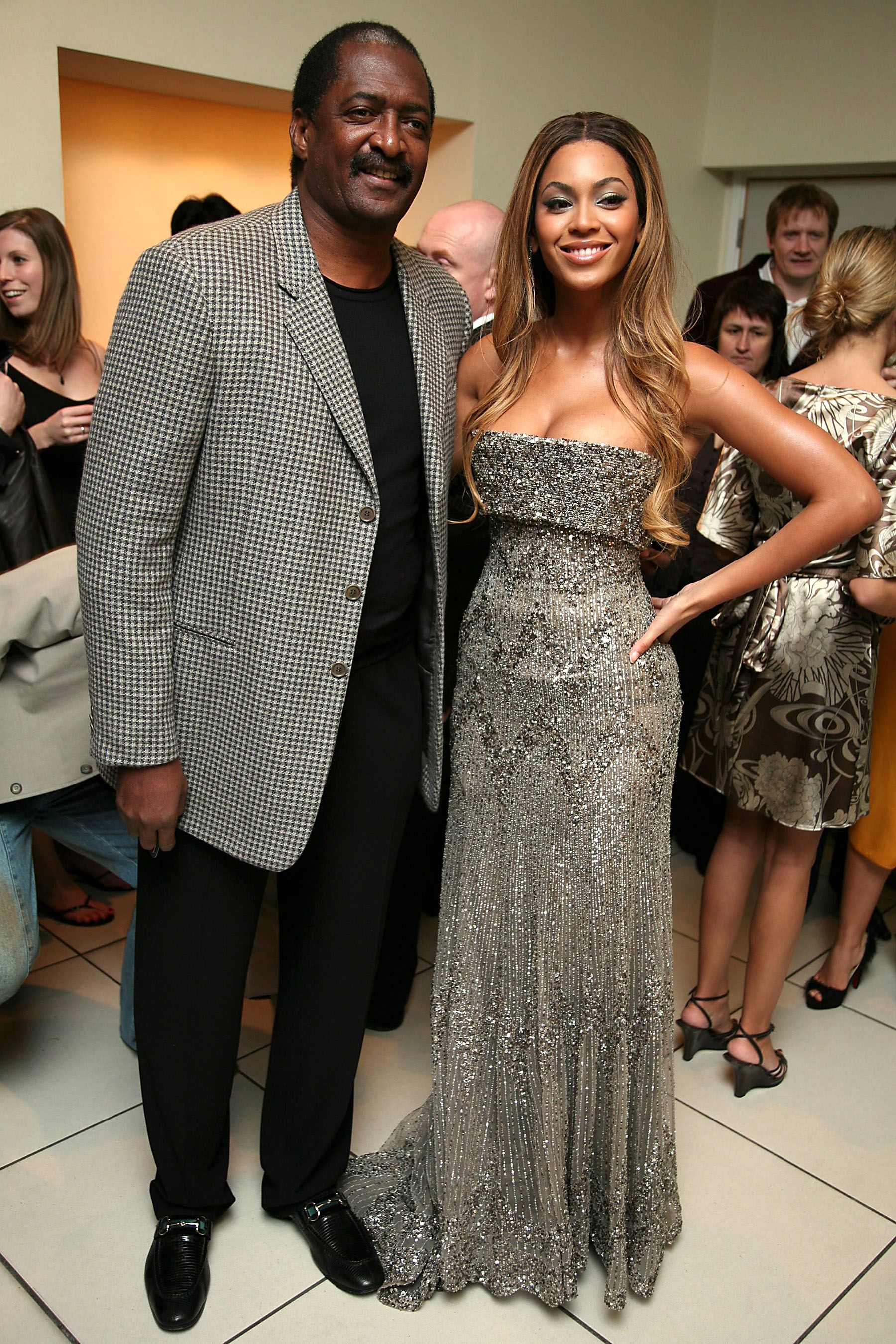 Beyoncé uma vez demitiu seu pai Mathew Knowles depois que uma auditoria provou que ele estava pegando fundos extras como seu empresário