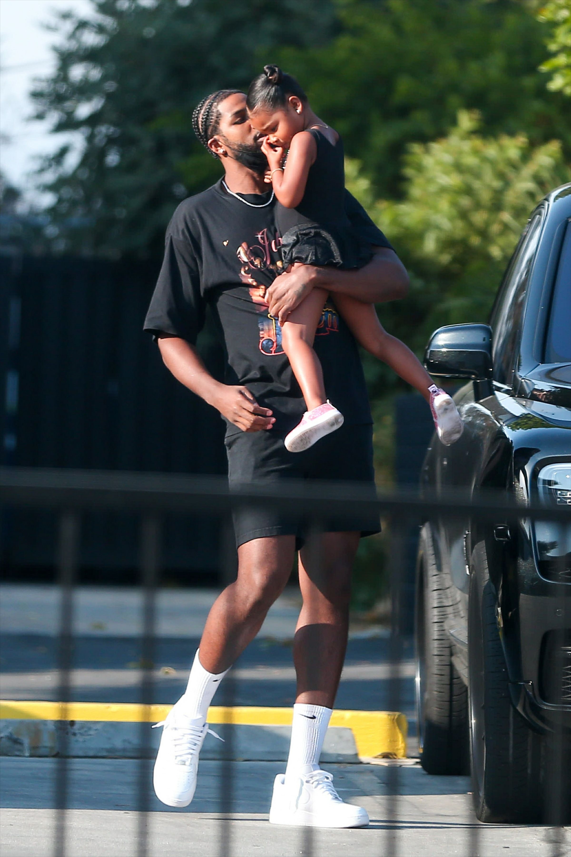 Aqui está o que sabemos sobre a paternidade de Tristan Thompson de seus filhos com Khloé Kardashian