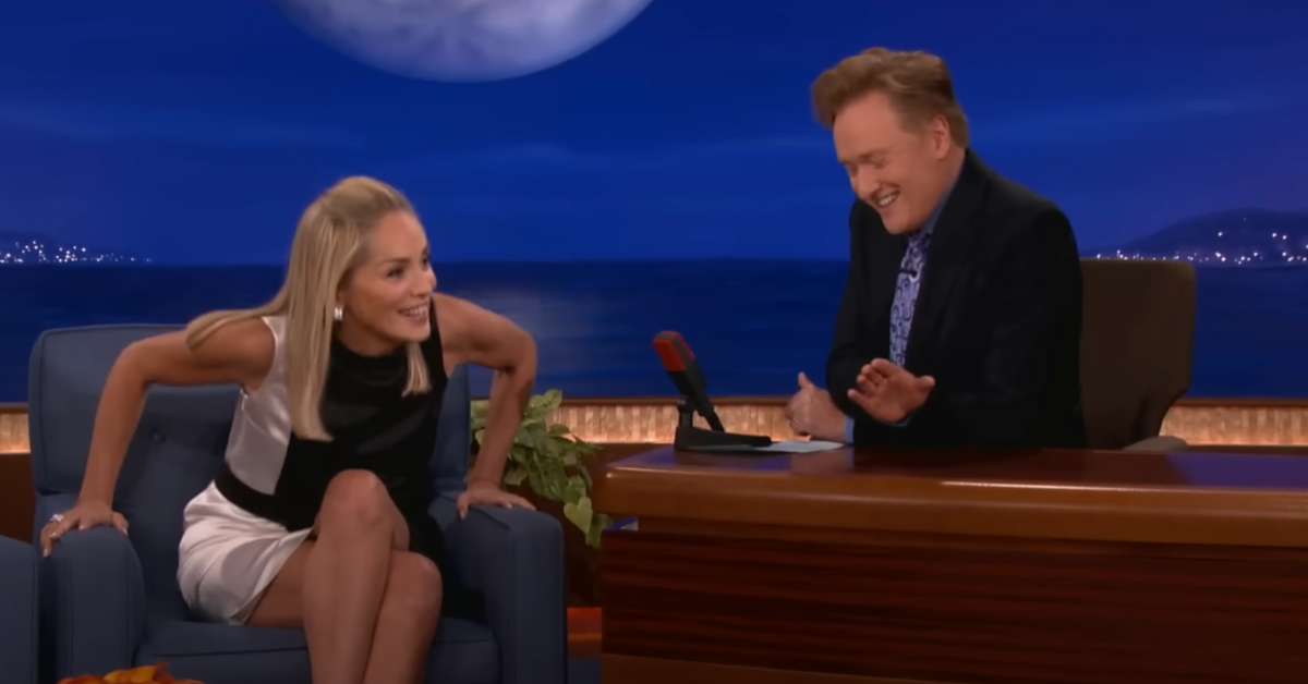 Sharon Stone recria cena de cruzamento de pernas com Conan: reações dos fãs surpreendem