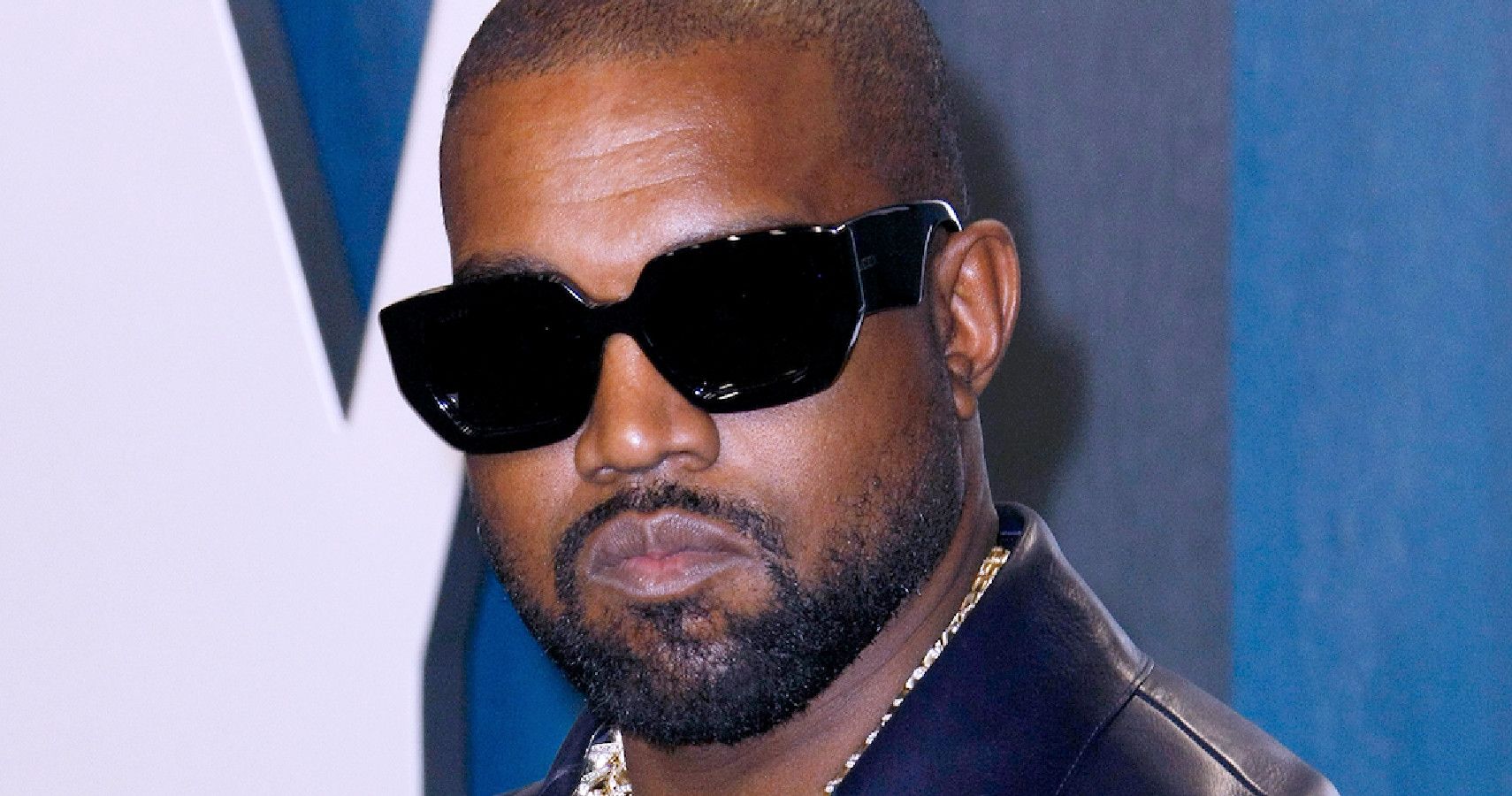 Kanye West: Estratégia de Moda com Bianca Censori para Lucrar